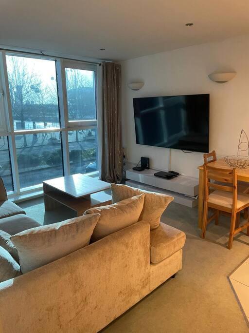 1 Bedroom Apartment Royal Docks London Exterior photo